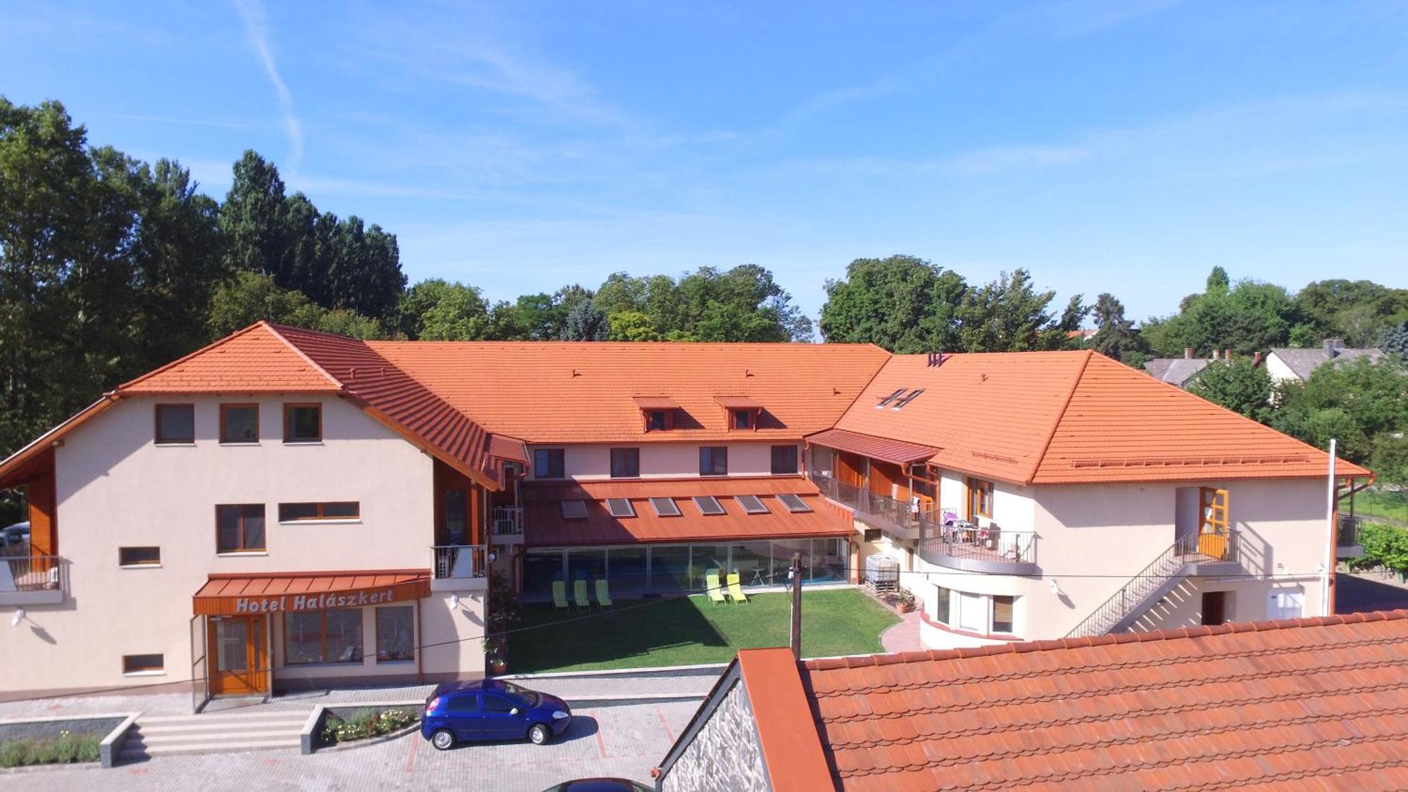 Hotel Halaszkert Badacsony Badacsonytomaj Exterior photo