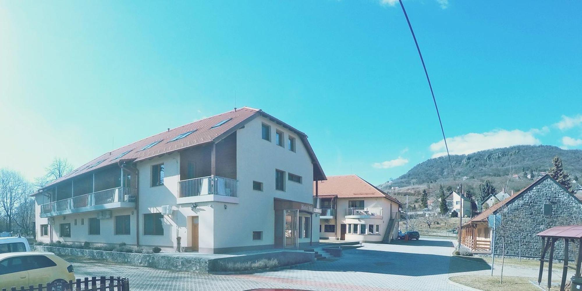 Hotel Halaszkert Badacsony Badacsonytomaj Exterior photo