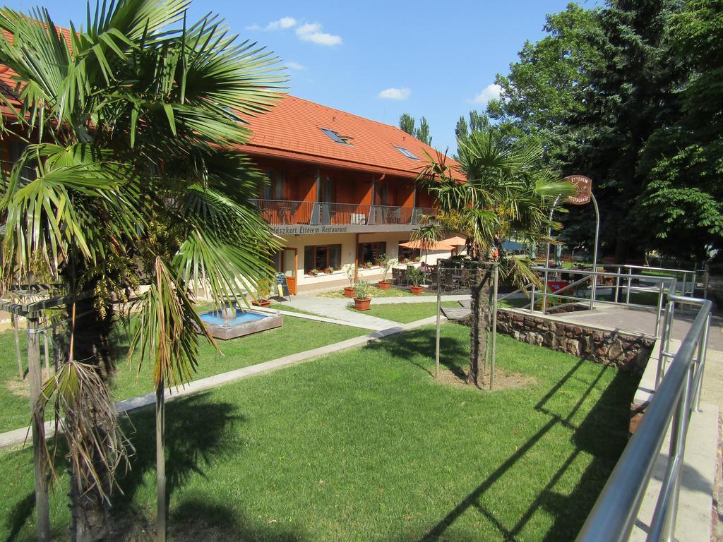 Hotel Halaszkert Badacsony Badacsonytomaj Exterior photo