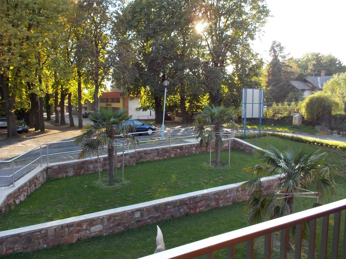 Hotel Halaszkert Badacsony Badacsonytomaj Exterior photo